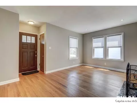 2005 N 6th St, Springfield, IL 62702 photo 2