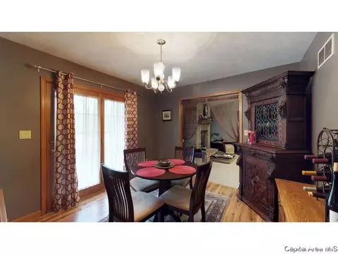 2801 Biscayne Dr, Springfield, IL 62707 photo 4