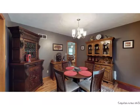 2801 Biscayne Dr, Springfield, IL 62707 photo 5
