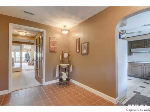 7 Forest Rdg, Springfield, IL 62712 photo 3