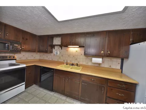 87 Country Pl, Springfield, IL 62703 photo 2