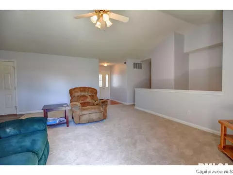 2800 Warrior Blvd, Springfield, IL 62712 photo 4