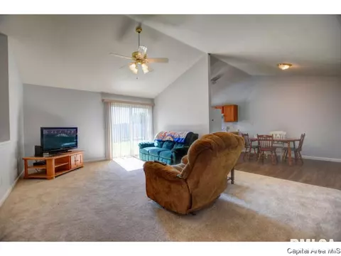 2800 Warrior Blvd, Springfield, IL 62712 photo 6