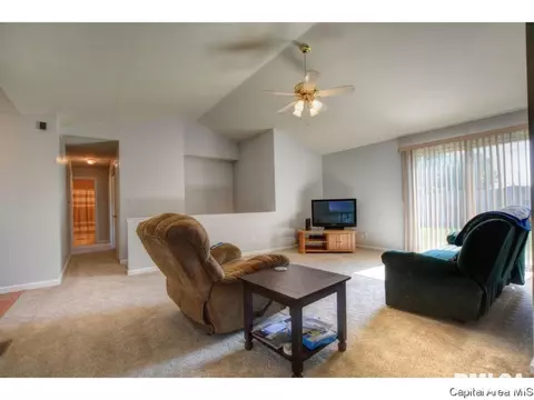 2800 Warrior Blvd, Springfield, IL 62712 photo 5