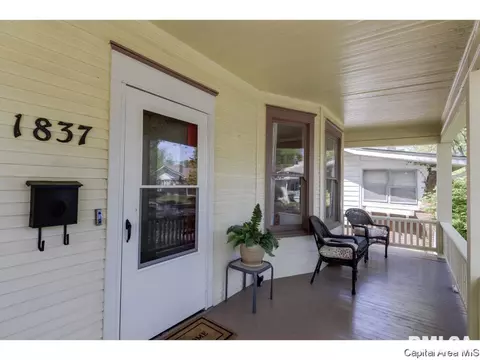 1837 S Pasfield St, Springfield, IL 62704 photo 2