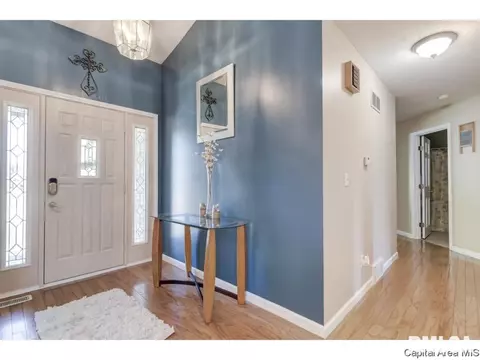 3920 Greenfield, Springfield, IL 62704 photo 2