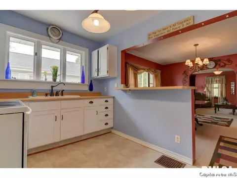 2028 S Pasfield St, Springfield, IL 62704 photo 9