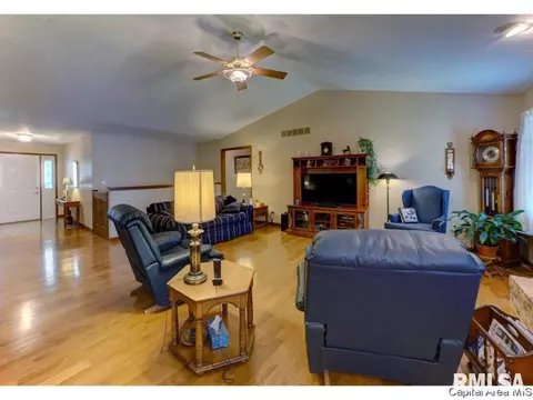 2004 Appleton Dr, Springfield, IL 62711 photo 5