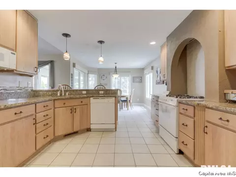 7308 Piper Glen Dr, Springfield, IL 62711 photo 3