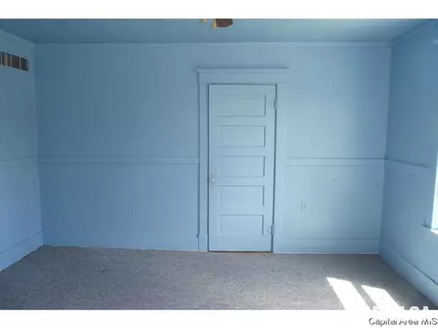 220 N Street St, Weldon, IL 61882 photo 10