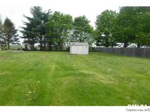 220 N Street St, Weldon, IL 61882 photo 14