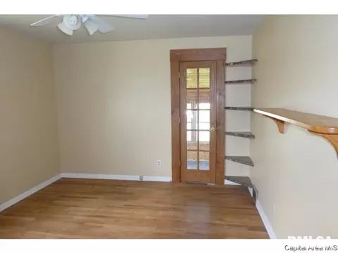 220 N Street St, Weldon, IL 61882 photo 8