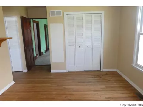 220 N Street St, Weldon, IL 61882 photo 7