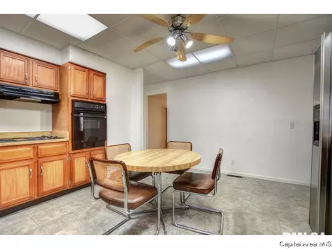 2009 S 5th St, Springfield, IL 62703 photo 12