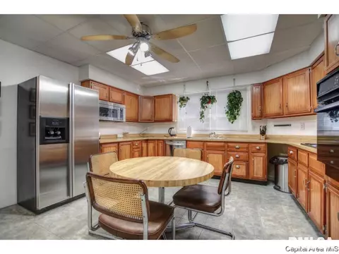 2009 S 5th St, Springfield, IL 62703 photo 4