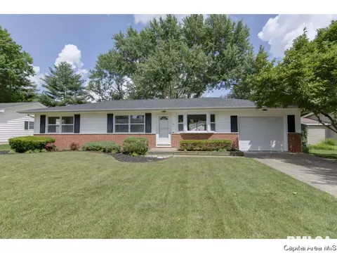 6 Lariat Dr, Springfield, IL 62702 photo 2