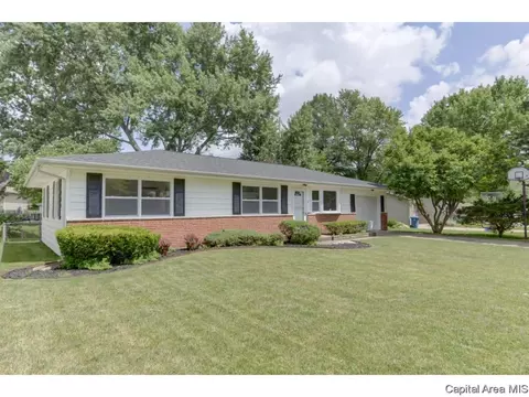 6 Lariat Dr, Springfield, IL 62702 photo 4