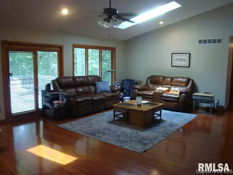 609 Tecumseh Trl, Springfield, IL 62711 photo 4