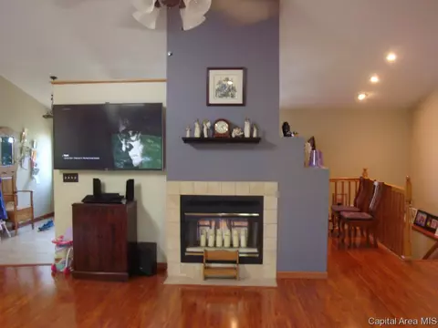 609 Tecumseh Trl, Springfield, IL 62711 photo 5