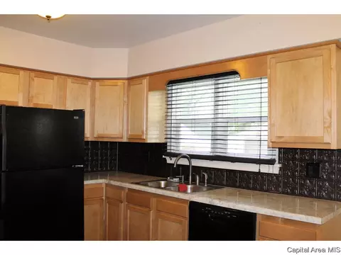 1937 N 6th St, Springfield, IL 62702 photo 8