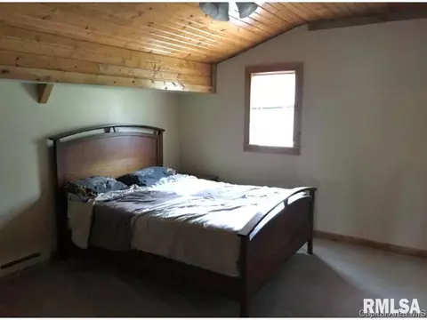 251 Olive St, Virden, IL 62690 photo 7