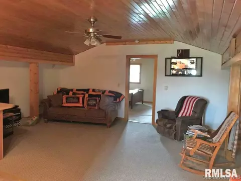 251 Olive St, Virden, IL 62690 photo 3