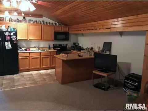 251 Olive St, Virden, IL 62690 photo 6