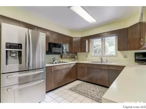 60 Pinehurst Dr, Springfield, IL 62704 photo 13