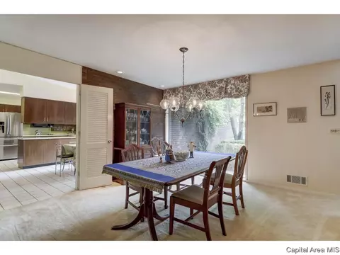 60 Pinehurst Dr, Springfield, IL 62704 photo 10