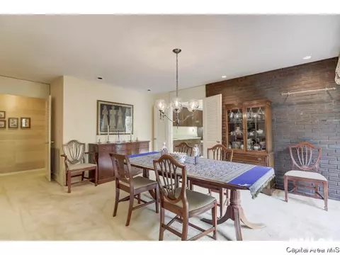 60 Pinehurst Dr, Springfield, IL 62704 photo 9