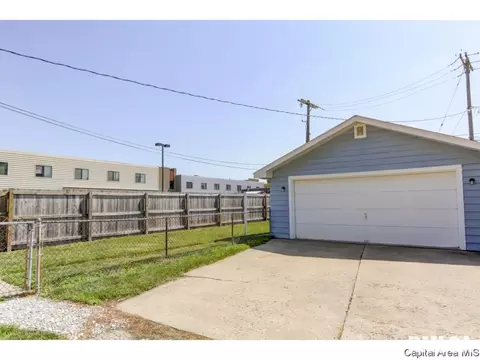 1112 N 8th St, Springfield, IL 62702 photo 33