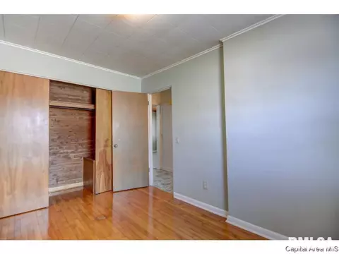 1112 N 8th St, Springfield, IL 62702 photo 14