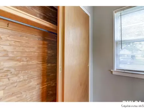 1112 N 8th St, Springfield, IL 62702 photo 11