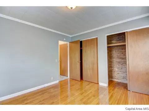 1112 N 8th St, Springfield, IL 62702 photo 9