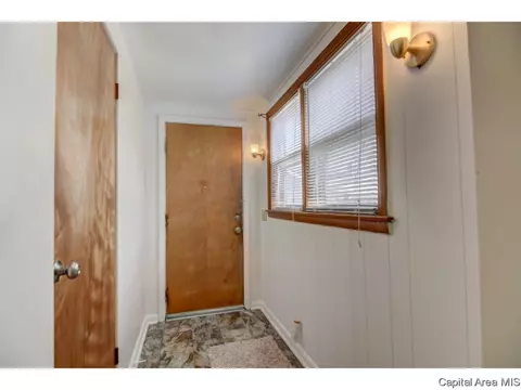 1112 N 8th St, Springfield, IL 62702 photo 27