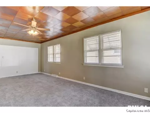 1112 N 8th St, Springfield, IL 62702 photo 4
