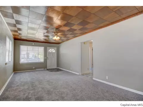 1112 N 8th St, Springfield, IL 62702 photo 6