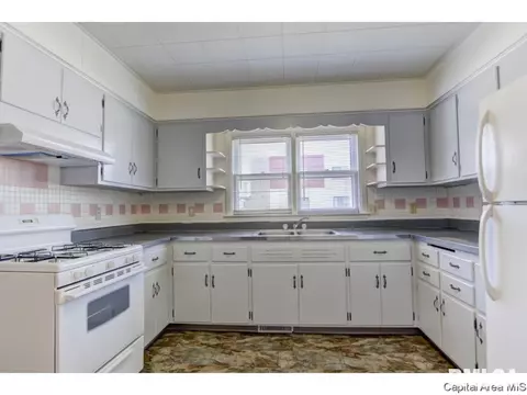 1112 N 8th St, Springfield, IL 62702 photo 22
