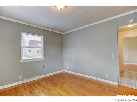 1112 N 8th St, Springfield, IL 62702 photo 8