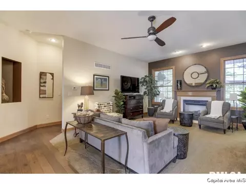2712 Newcastle, Springfield, IL 62711 photo 6