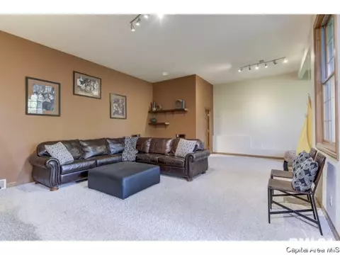 2712 Newcastle, Springfield, IL 62711 photo 27