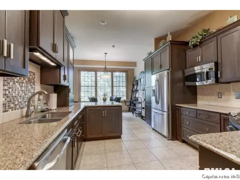 2712 Newcastle, Springfield, IL 62711 photo 13