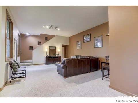 2712 Newcastle, Springfield, IL 62711 photo 24