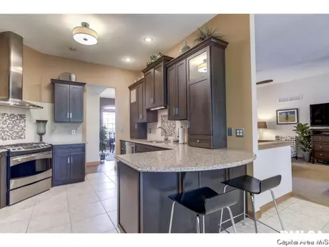 2712 Newcastle, Springfield, IL 62711 photo 12