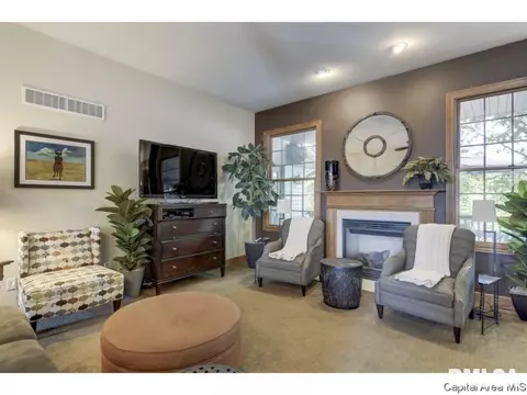 2712 Newcastle, Springfield, IL 62711 photo 7