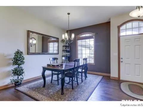 2712 Newcastle, Springfield, IL 62711 photo 2