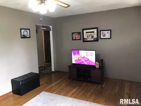 2275 S 6th St, Springfield, IL 62703 photo 6