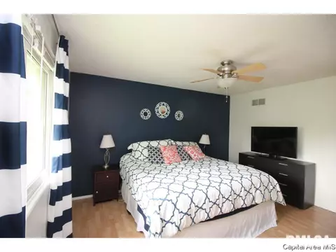 201 Bristol Dr, Springfield, IL 62702 photo 14