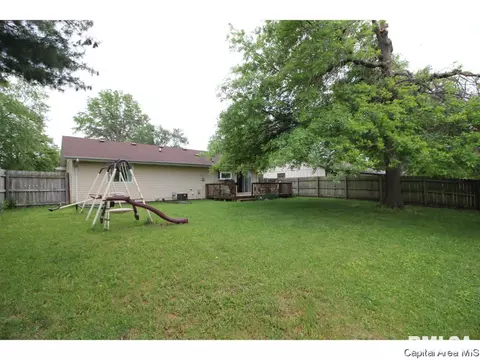 201 Bristol Dr, Springfield, IL 62702 photo 22
