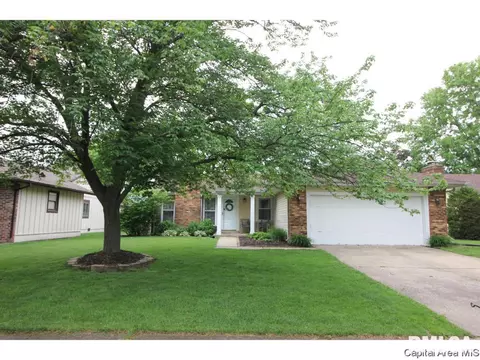201 Bristol Dr, Springfield, IL 62702 photo 1